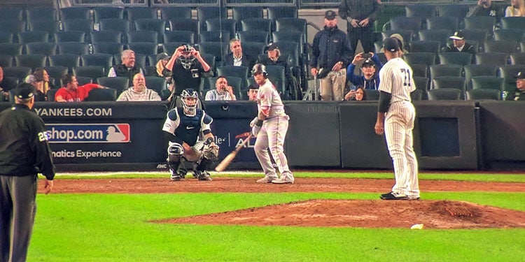 Yankees announced an attendance of 41,096 in a near-empty stadium