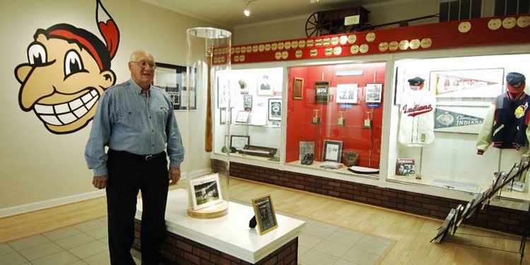 BOB FELLER's Famous VAN METER Farm, Museum & CANTEEN LUNCH In The Alley 