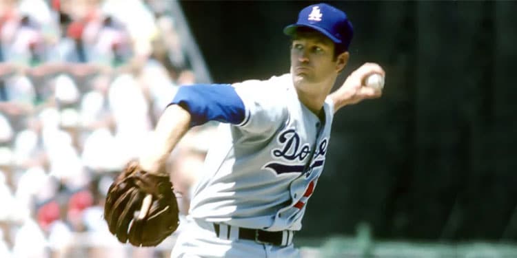 Tommy John Pitching for the LA Dodgers in 1974