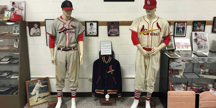 National Baseball Hall of Fame and Museum - #ArchivesAncestors: An ancestor  of the modern-day jersey. In 1909 the Cubs were the first team to adopt  jerseys with military style collars. This style