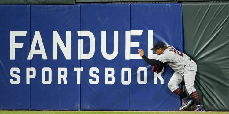 FanDuel Sportsbook in the Outfield