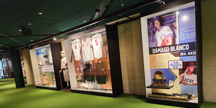 Baseball Gallery featuring Dámaso Blanco