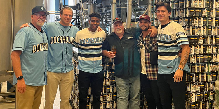 Lake Country DockHounds with Walk-Off Lager