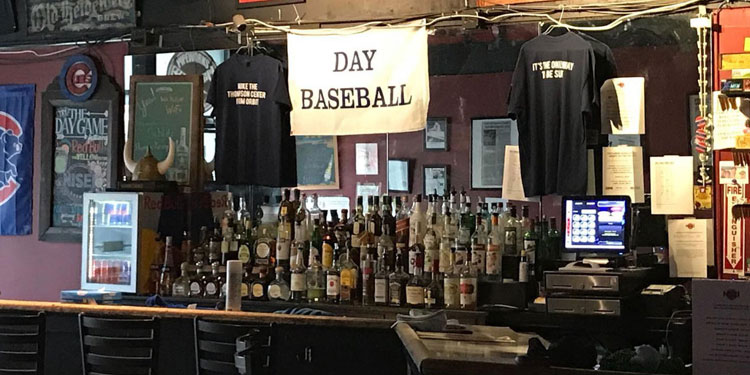 Nisei Lounge – The oldest bar in Wrigleyville. Nice dive bar feel with plenty of drink options, but no kitchen.